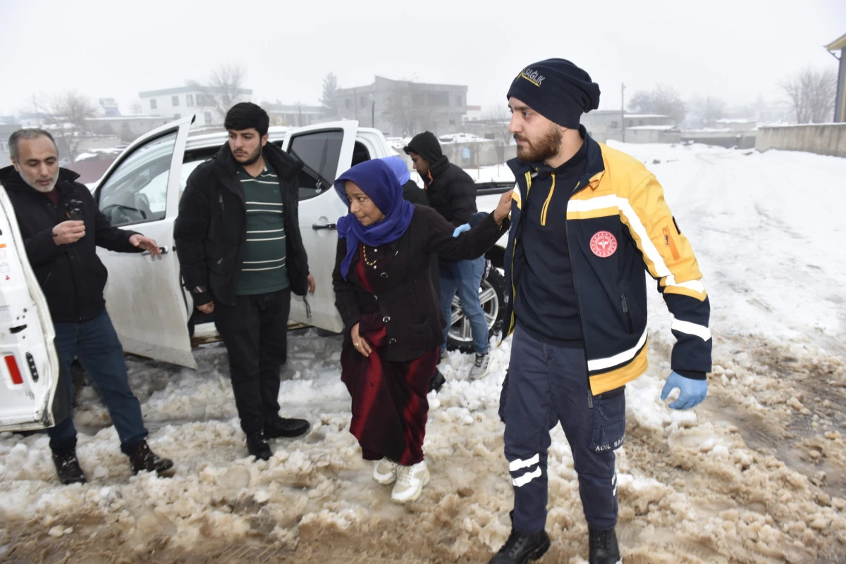 Karla Kapanan Kırsal Mahallede Diyaliz Hastasını Belediye Ekipleri Kurtardı