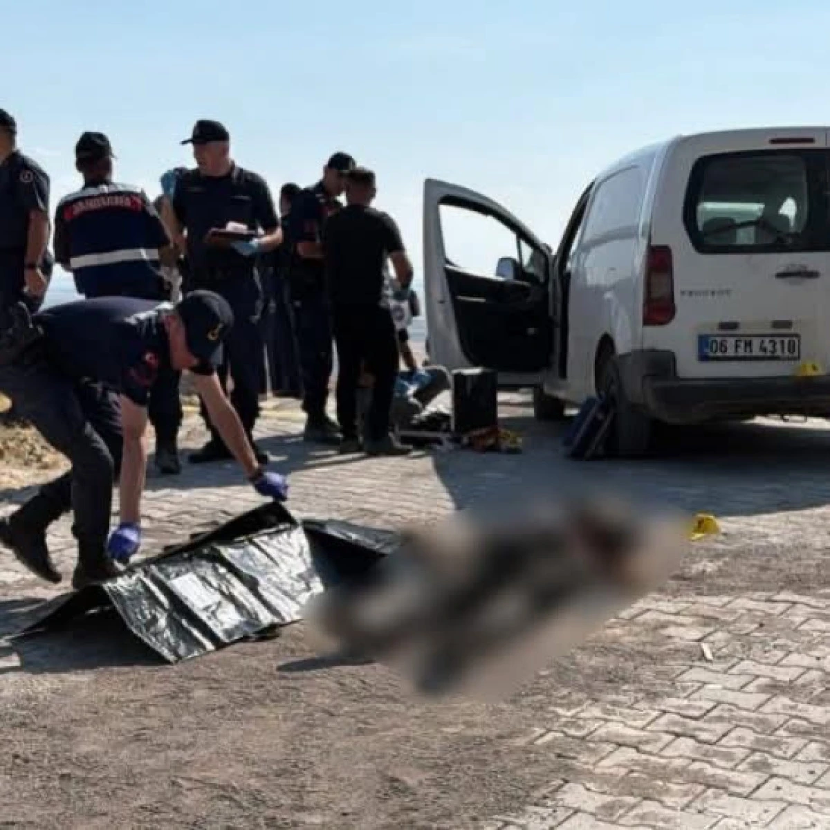 Mezarlık yanında silahlı dehşet: 42 yaşındaki adam &ouml;l&uuml; bulundu