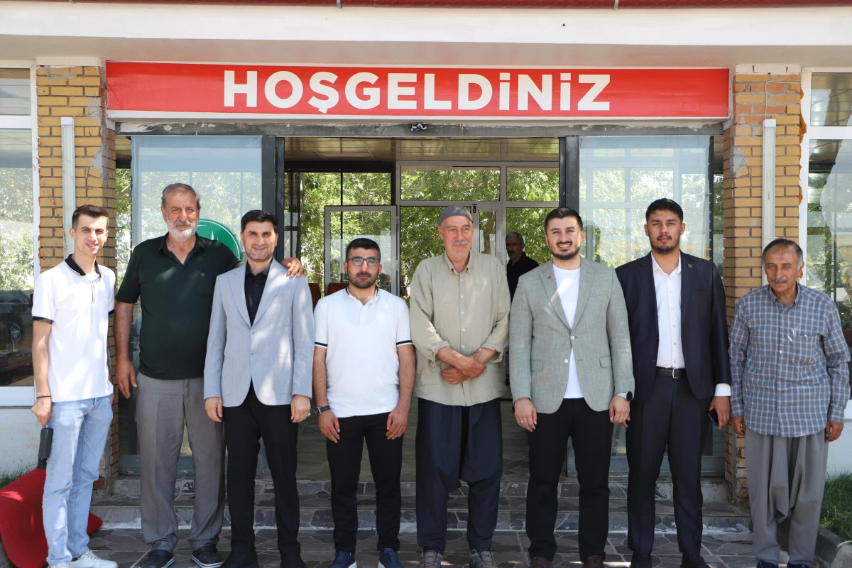 Saadet Partisi Genel Merkez Gen&ccedil;lik Kolları Başkanı Haldun Pekdemir'den Ahmet Karavar'a Ziyaret
