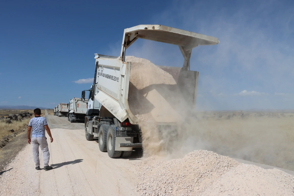 Siverek Kırsalında Yol Çalışmaları Devam Ediyor 