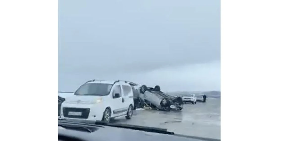 Siverek&ndash;Karacadağ Yolunda Otomobil Takla Attı: Yaralılar Var