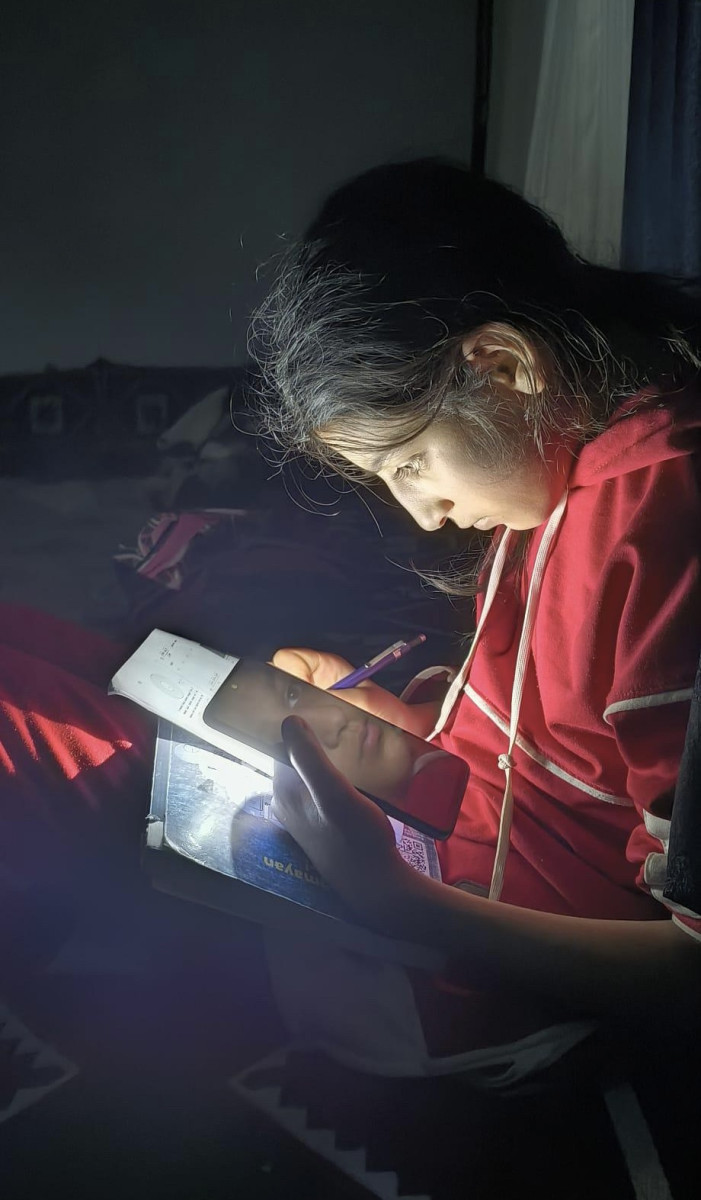 Siverek’te Elektrik Kesintisi Öğrencileri Mağdur Ediyor