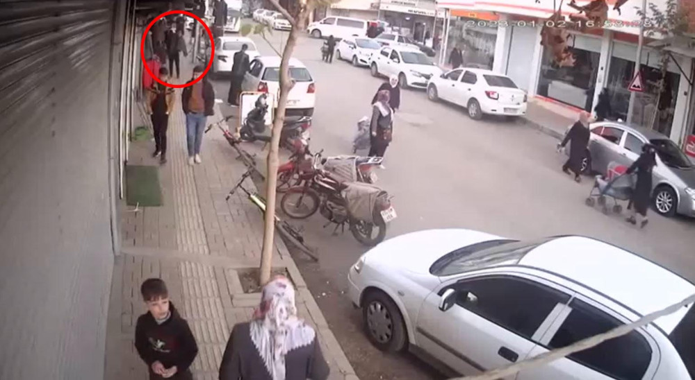 Siverek'te ilginç hırsızlık anı; yeleği giyip uzaklaştı