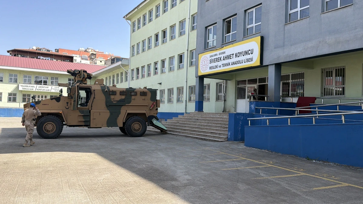Siverek&rsquo;te lisede pompalı t&uuml;fek dehşeti: 16 yaralı, saldırgan intihar etti