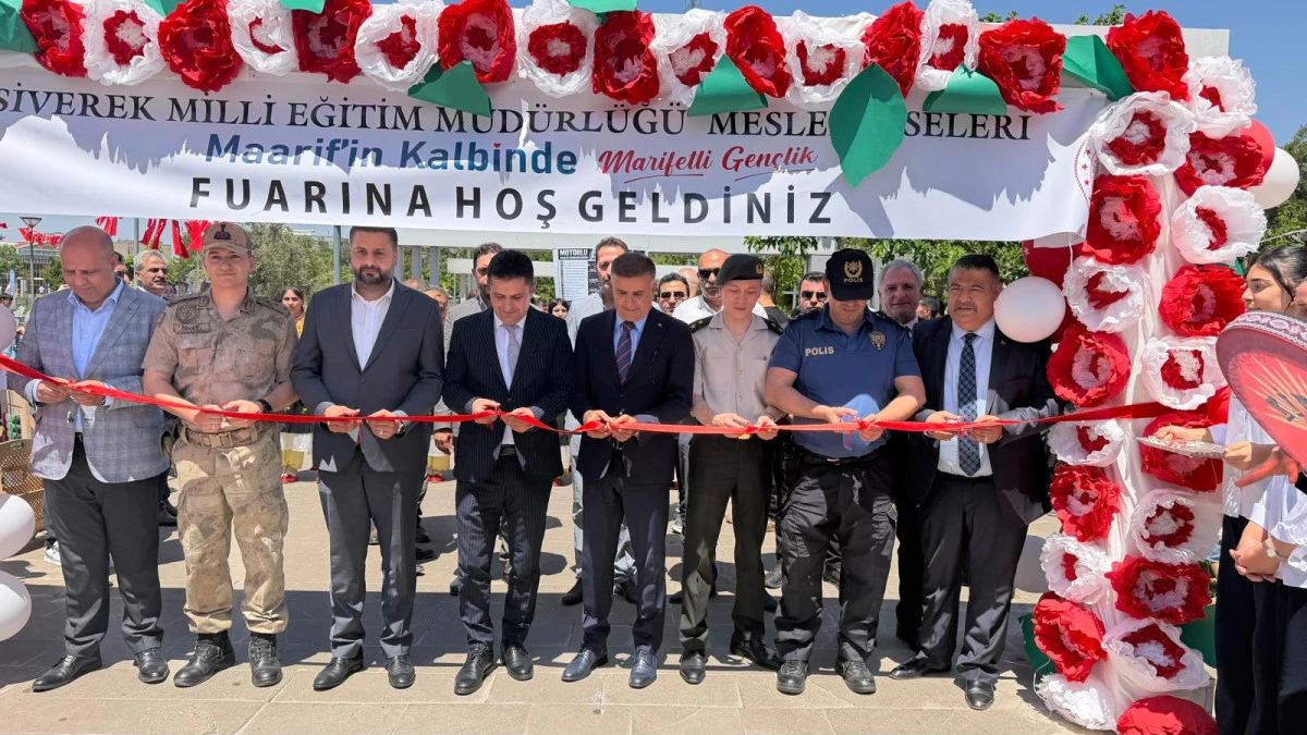  Siverek'te "Maarifin Kalbinde Marifetli Gen&ccedil;lik" fuarı a&ccedil;ıldı  