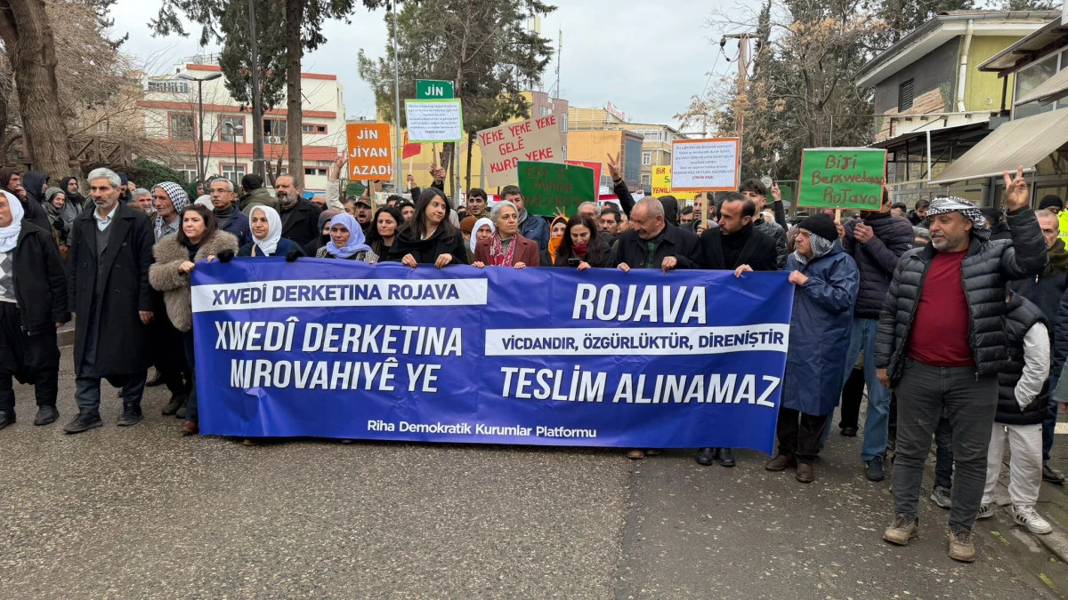 Siverek&rsquo;te Rojava&rsquo;ya Destek Y&uuml;r&uuml;y&uuml;ş&uuml; ve Basın A&ccedil;ıklaması