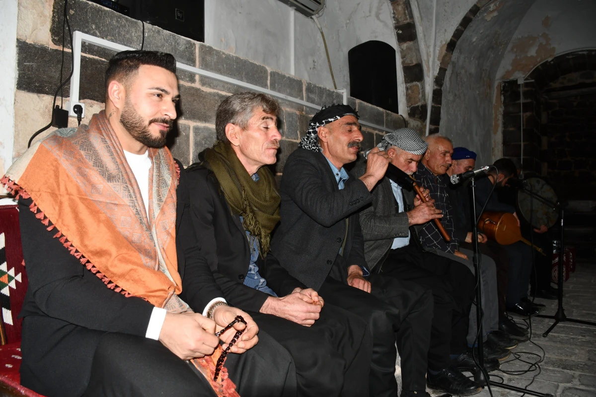 SİVEREK&rsquo;TE TARİHİ HAMAMDA DENGBEJ EZGİLERİ Y&Uuml;KSELDİ