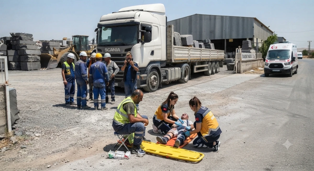 Siverek'te  Tırın Altında Kalan İş&ccedil;i Hayatını Kaybetti  