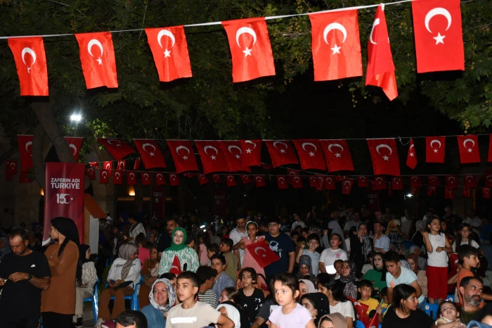 Başkan Bucak: “15 Temmuz karanlığı yaran bir milletin tanklara karşı imanla dirildiği gündür”